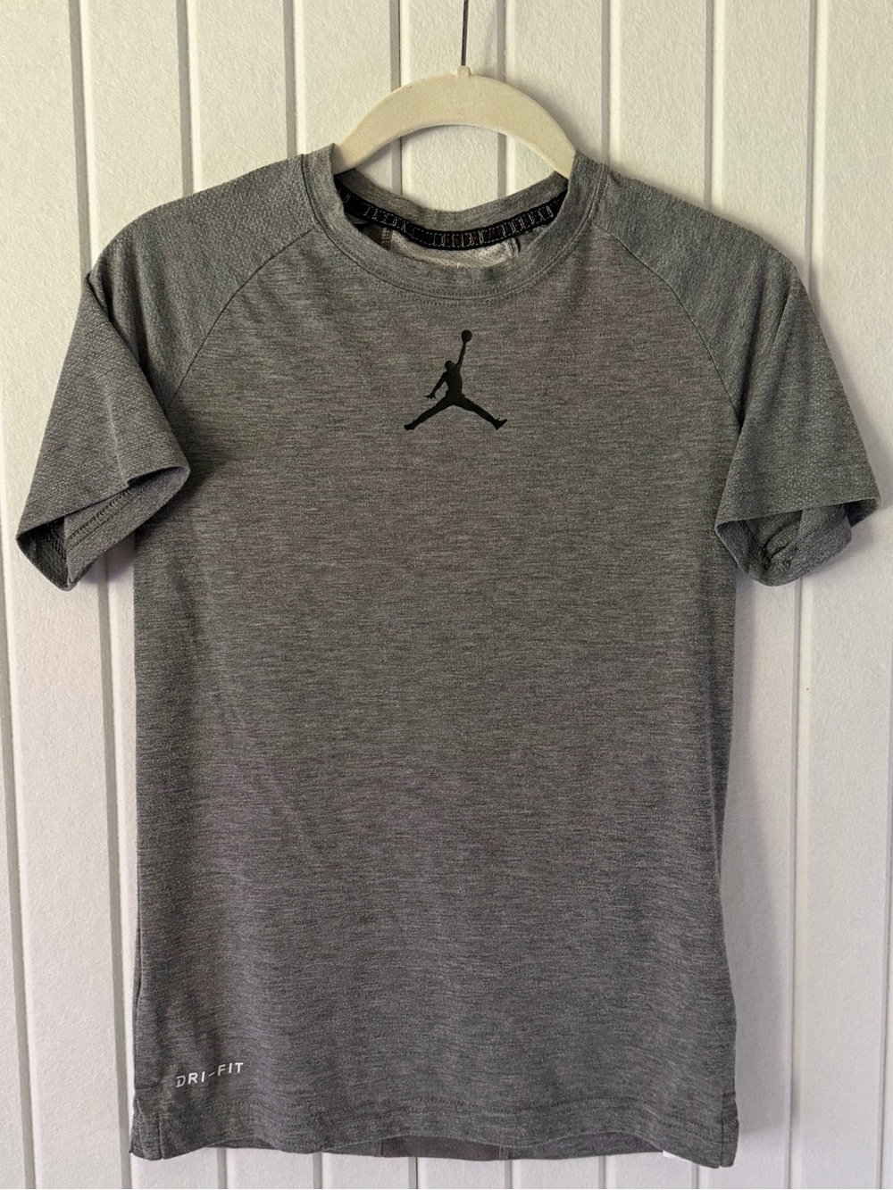 Jordan Boys Training tshirt in Grey with Jumpman Logo NWOT